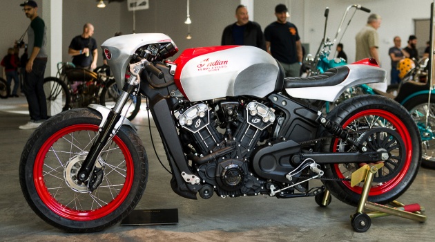 Indian Scout Bobber 2018 diubah suai oleh tiga ikon