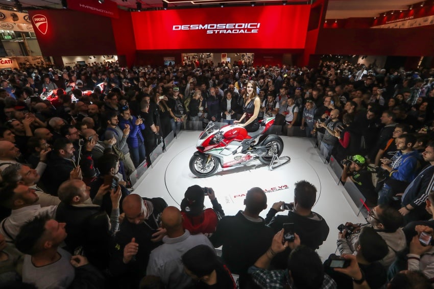 2017 EICMA: Ducati Panigale V4 – double the fun 738205