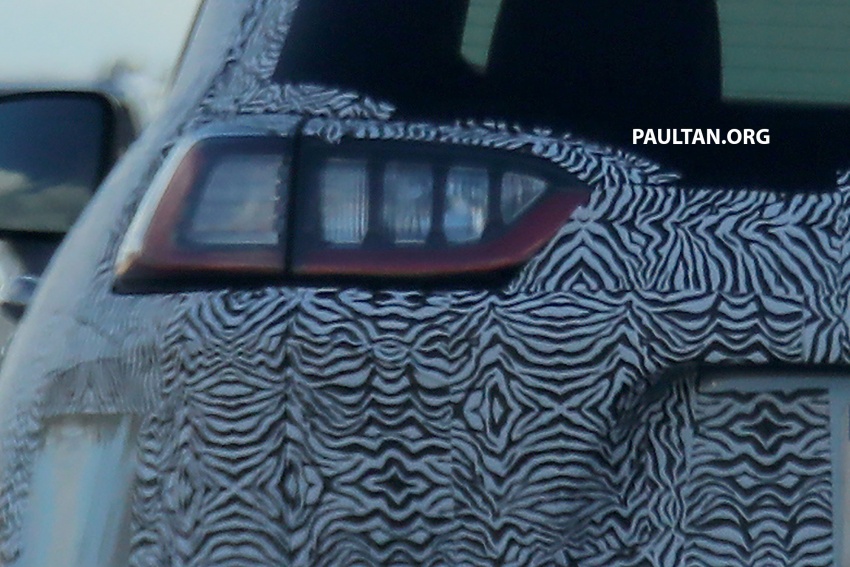 SPIED: 2019 Jeep Cherokee sheds some camouflage 737860
