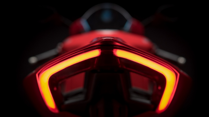 Ducati Panigale V4 didedahkan – enjin empat silinder, kelengkapan baru, tiga variasi termasuk model terhad 732869