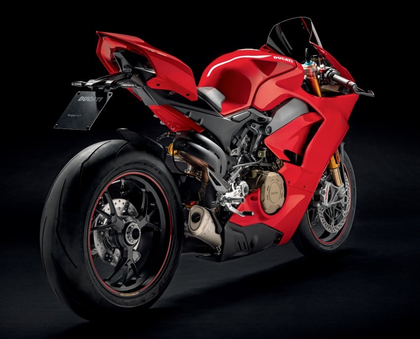 Ducati Panigale V4 didedahkan – enjin empat silinder, kelengkapan baru, tiga variasi termasuk model terhad 732873