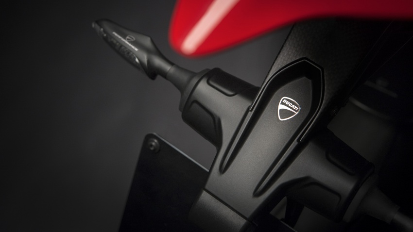 Ducati Panigale V4 didedahkan – enjin empat silinder, kelengkapan baru, tiga variasi termasuk model terhad 732881