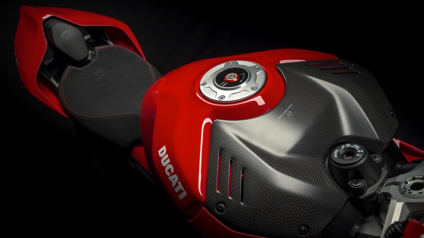 Ducati Panigale V4 didedahkan – enjin empat silinder, kelengkapan baru, tiga variasi termasuk model terhad 732888