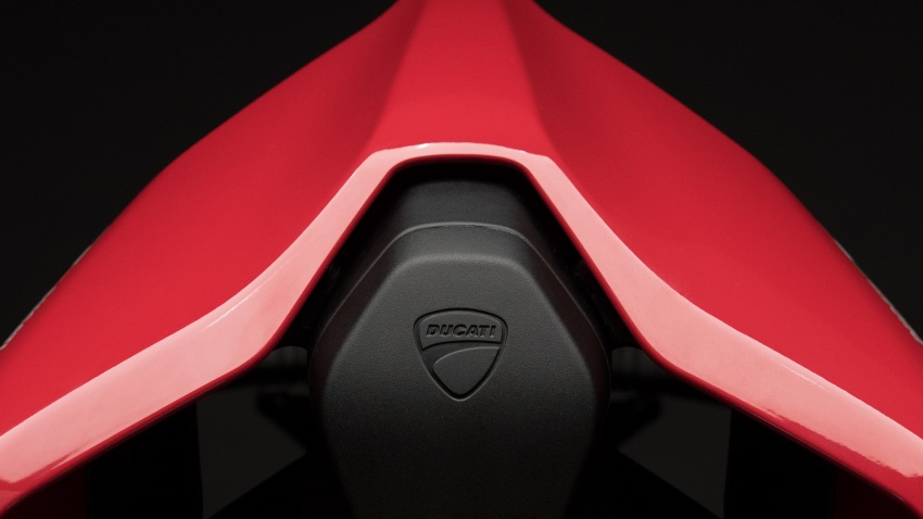 Ducati Panigale V4 didedahkan – enjin empat silinder, kelengkapan baru, tiga variasi termasuk model terhad 732865