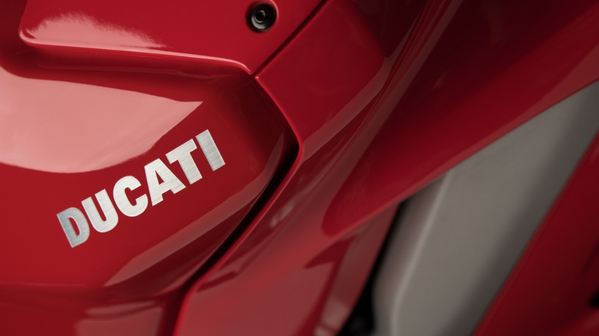 Ducati Panigale V4 didedahkan – enjin empat silinder, kelengkapan baru, tiga variasi termasuk model terhad 732867