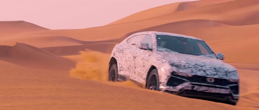 VIDEO: Lamborghini Urus drives through the desert 736420