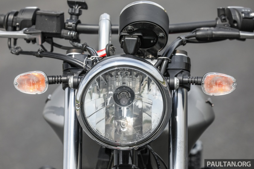 REVIEW: 2017 Moto Guzzi V9 Bobber – riding Stelvio 744276