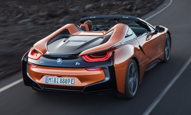 BMW i8 Roadster unveiled – only 60 kg heavier; i8 Coupe also gets new battery, 50% better EV range