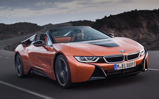 BMW i8 Roadster unveiled – only 60 kg heavier; i8 Coupe also gets new battery, 50% better EV range