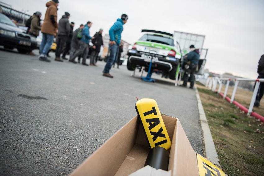 Skoda celebrates WRC2 win with city centre taxi rides 753974