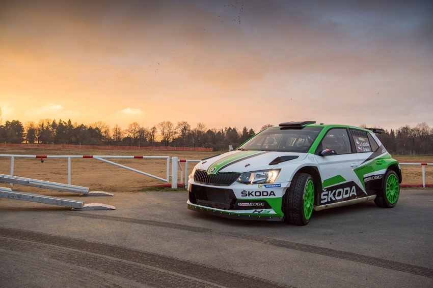 Skoda Motorsport rai kejayaan WRC 2 dan Krismas dengan ‘Taxi Ride’ bersama Fabia R5 di bandar Prague 753935