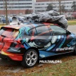 Ford siar <em>teaser</em> Focus 2018 – tampil rupa penuh, namun dengan pelekat penyamaran warna-warni