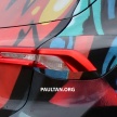 Ford siar <em>teaser</em> Focus 2018 – tampil rupa penuh, namun dengan pelekat penyamaran warna-warni