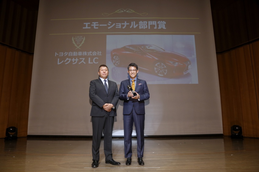 Volvo XC60 is the 2017-2018 Japan Car of the Year 749420