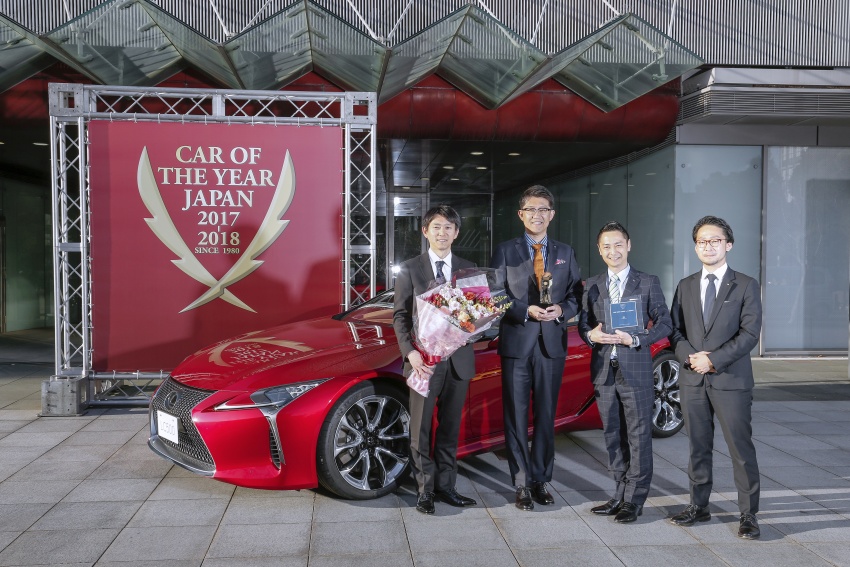 Volvo XC60 is the 2017-2018 Japan Car of the Year 749423