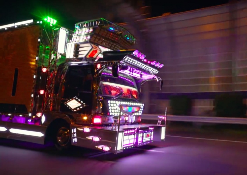 VIDEO: Mad Mike Whiddet tinjau budaya auto di Jepun 748852