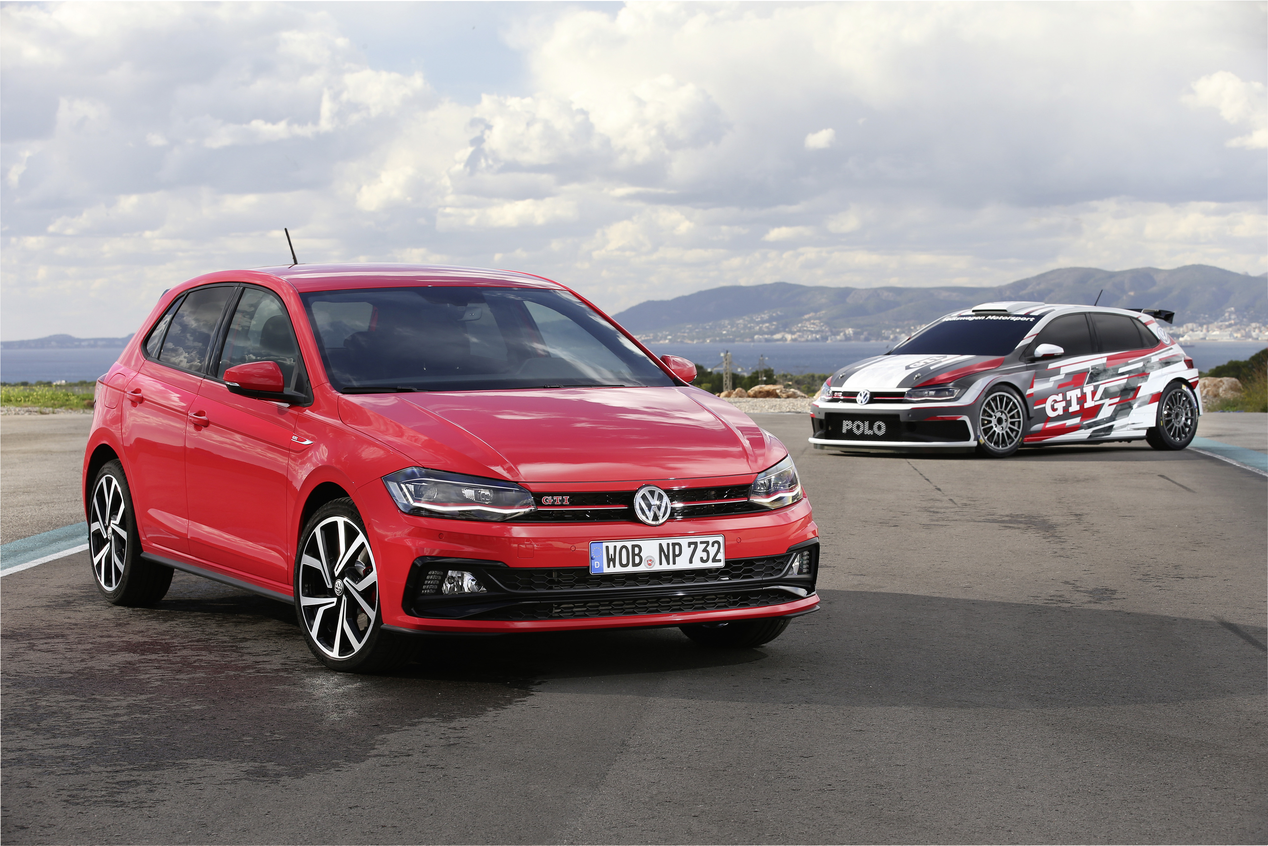 Polo gti. Volkswagen Polo GTI r5. VW Polo GTI 2020. Фольксваген поло GTI 2020. Volkswagen Polo GTI хэтчбек.