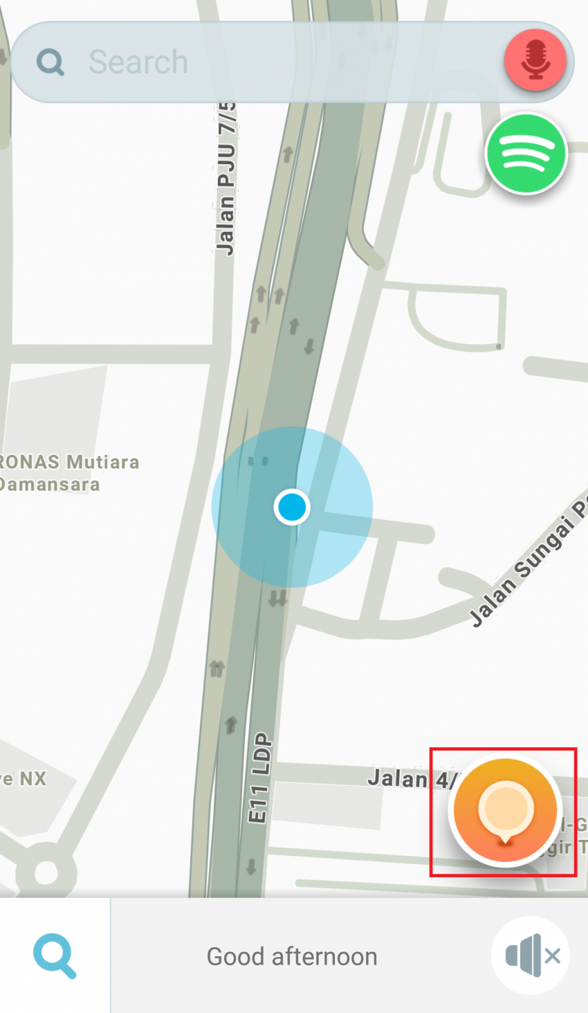 Reporting potholes in Selangor with the Waze app 749830