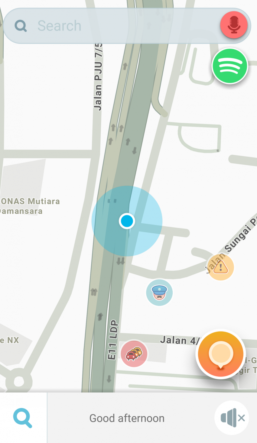Reporting potholes in Selangor with the Waze app 749832