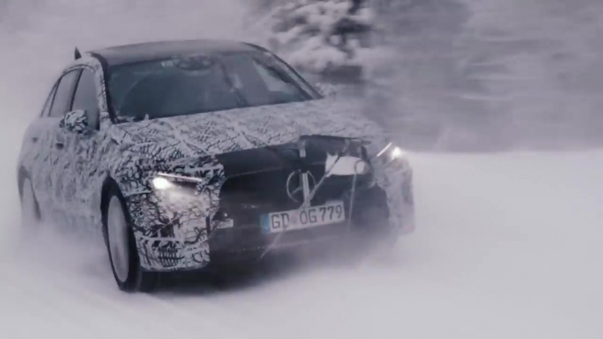 VIDEO: 2018 Mercedes-Benz A-Class tested in Sweden 755543
