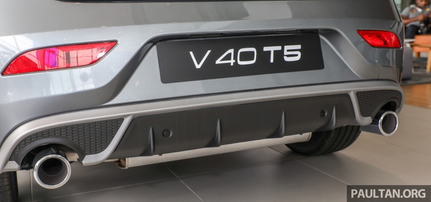 Volvo V40 T5 kini dengan kit luar R-Design – RM181k 769066