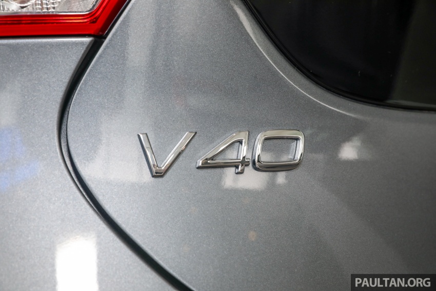 Volvo V40 T5 kini dengan kit luar R-Design – RM181k 769068