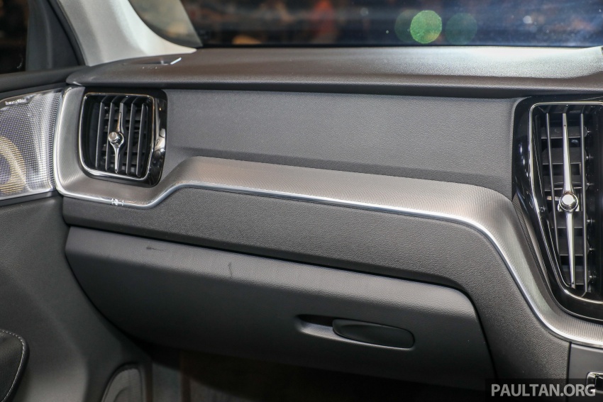 Volvo XC60 2018 dilancarkan di Malaysia – varian CKD dari RM299k, varian CBU tunggal pada harga RM374k 766373