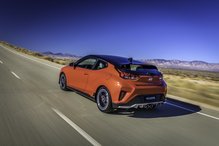 2019 Hyundai Veloster debuts at Detroit Auto Show – new N performance model joins the range with 275 hp 762855