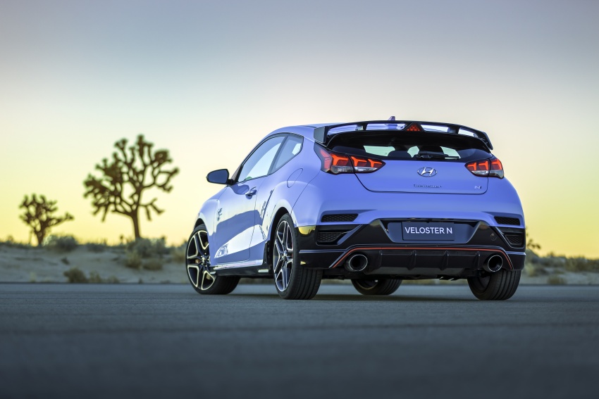 2019 Hyundai Veloster debuts at Detroit Auto Show – new N performance model joins the range with 275 hp 762907
