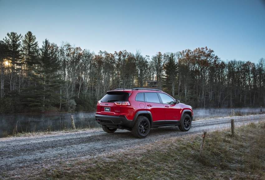 2019 Jeep Cherokee fully revealed – new 2.0L turbo 766448