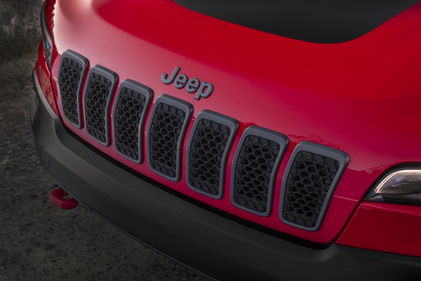 2019 Jeep Cherokee fully revealed – new 2.0L turbo 766473