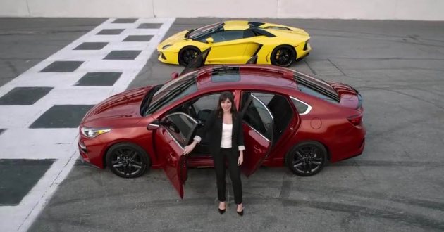 VIDEO: 2019 Kia Forte vs Lamborghini Aventador