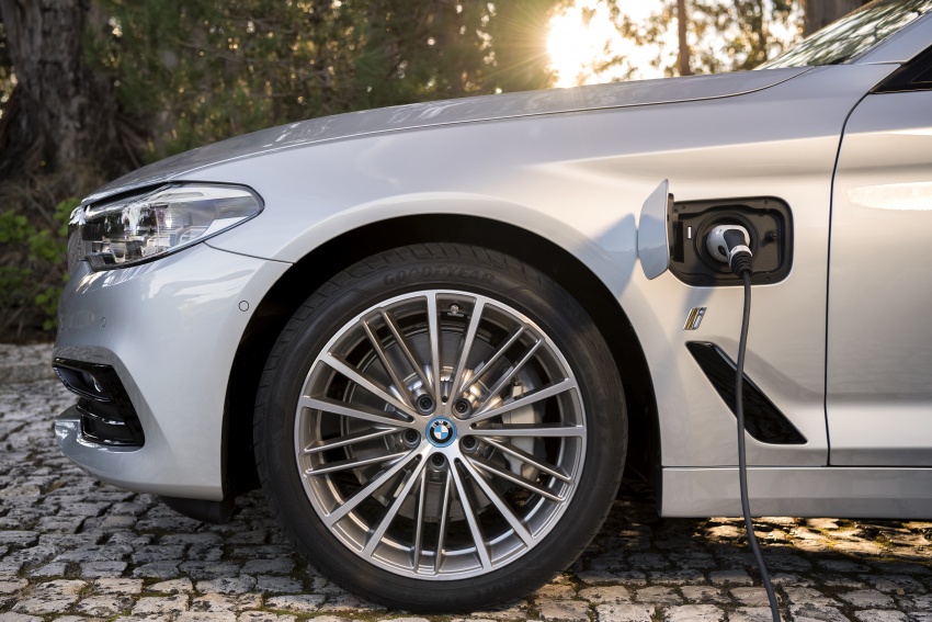 BMW 530e iPerformance plug-in hybrid dilancarkan di Malaysia – 252 hp, 0-100 km/j dalam 6.2 saat, RM344k 765765