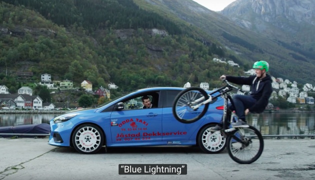 Evald Jåstad – pemandu teksi dengan Ford Focus RS, persis watak ‘Daniel Morales’ dari filem Perancis; Taxi