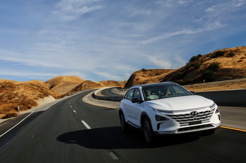 Hyundai Nexo – hydrogen fuel cell EV debuts at CES Image #758245