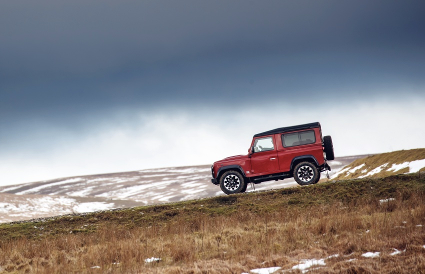 Land Rover Defender Works V8 – 150-unit special run 765850