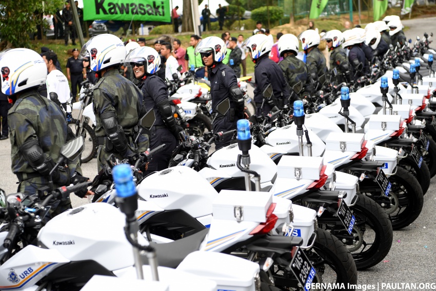 Malaysian police gets 871 new Kawasaki motorcycles 769573