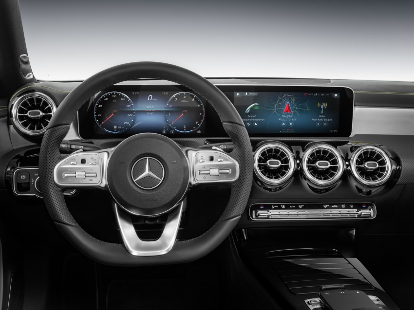 Mercedes-Benz User Experience detailed, previewed 767467