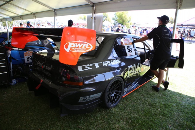 VIDEO: Mitsubishi Lancer Evo IX PMQ – kerangka dan panel badan gentian karbon hampir 100%, 800 hp