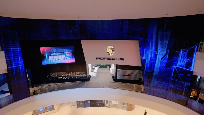 Porsche opens its 100th showroom in Guangzhou 756294