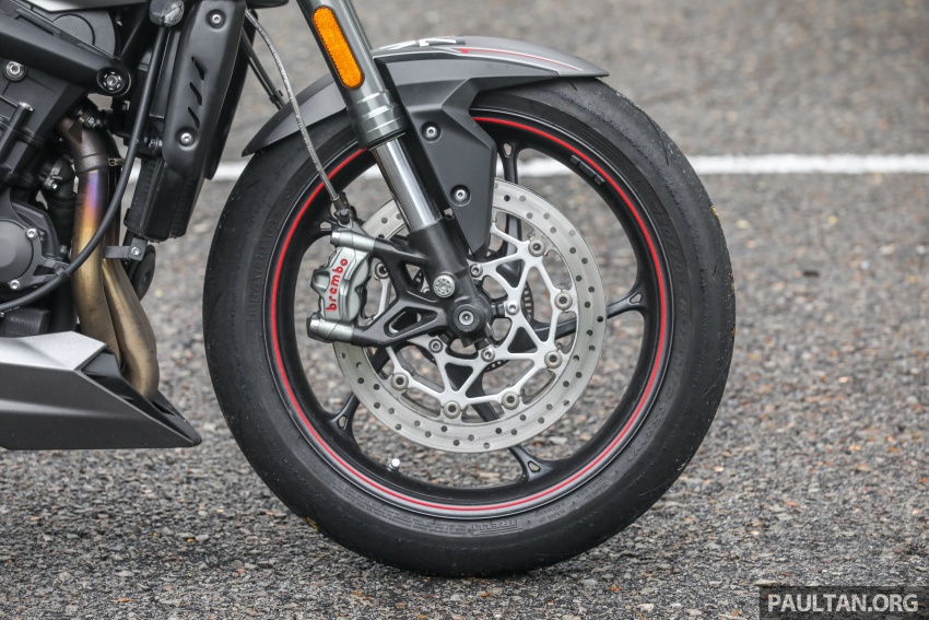 REVIEW: Triumph Street Triple 765RS, 765S and 675R 764123