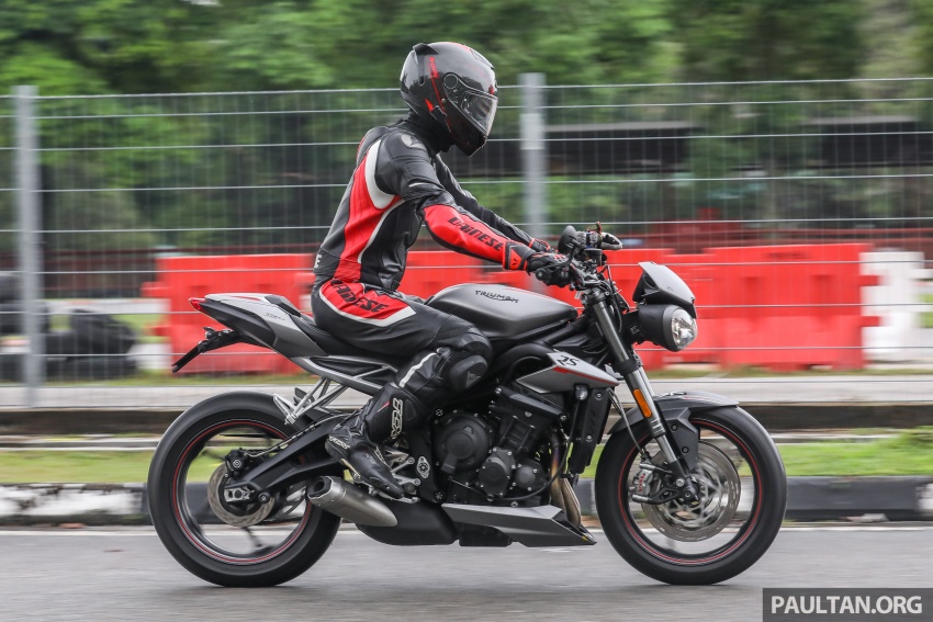 REVIEW: Triumph Street Triple 765RS, 765S and 675R 764146