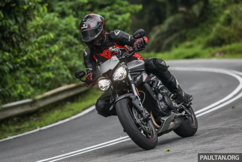 REVIEW: Triumph Street Triple 765RS, 765S and 675R 764167