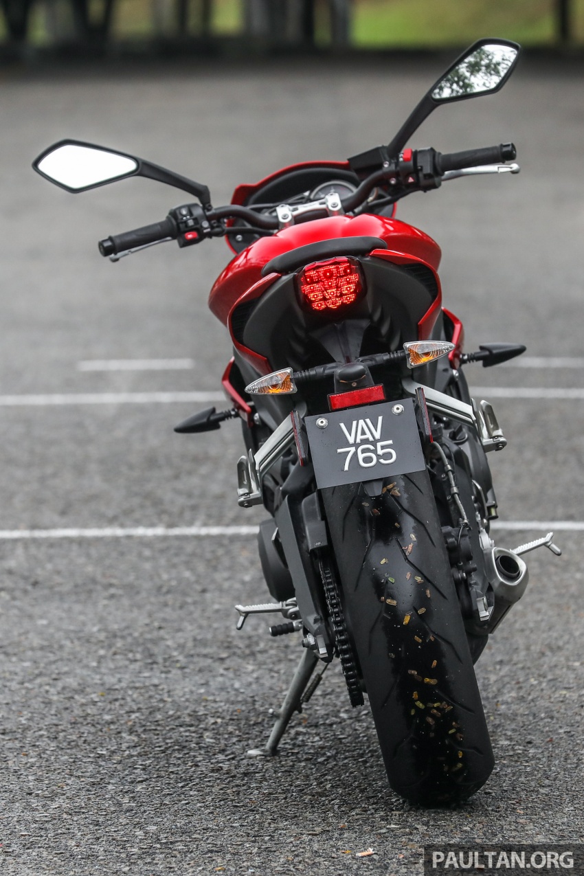 REVIEW: Triumph Street Triple 765RS, 765S and 675R 764787