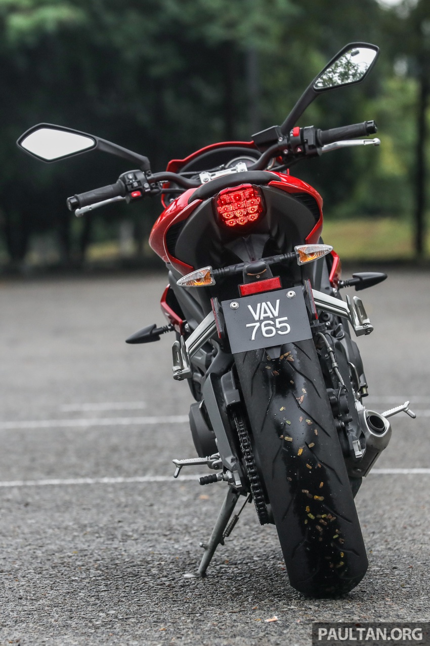 REVIEW: Triumph Street Triple 765RS, 765S and 675R 764788