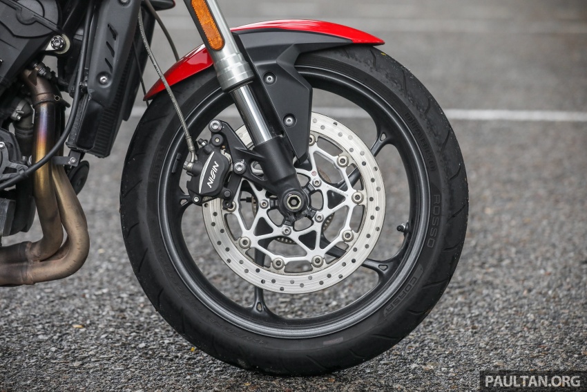 REVIEW: Triumph Street Triple 765RS, 765S and 675R 764800