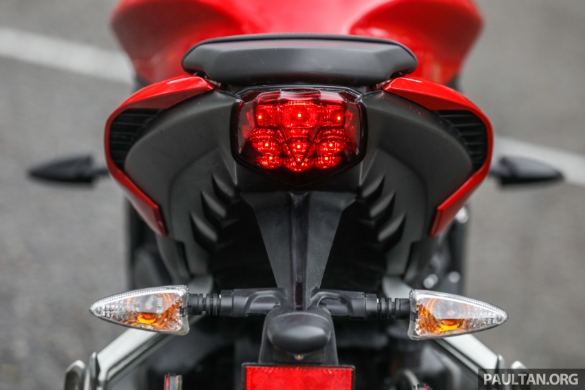REVIEW: Triumph Street Triple 765RS, 765S and 675R 764837