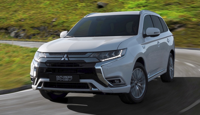 Mitsubishi Outlander PHEV facelift – new 2.4 litre engine, higher battery capacity and rear motor output 780856