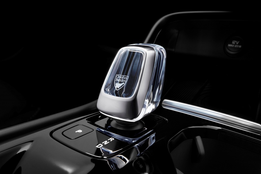 Volvo perkenal XC40 T3 -Drive-E 1.5 liter turbo, tiga-silinder 156 hp/265 Nm- bersama pakej Inscription 780384