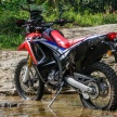 TUNGGANG UJI: Honda CRF250 Rally mampu tunjuk lagak atas jalan <em>offroad</em>, santai atas jalan berturap